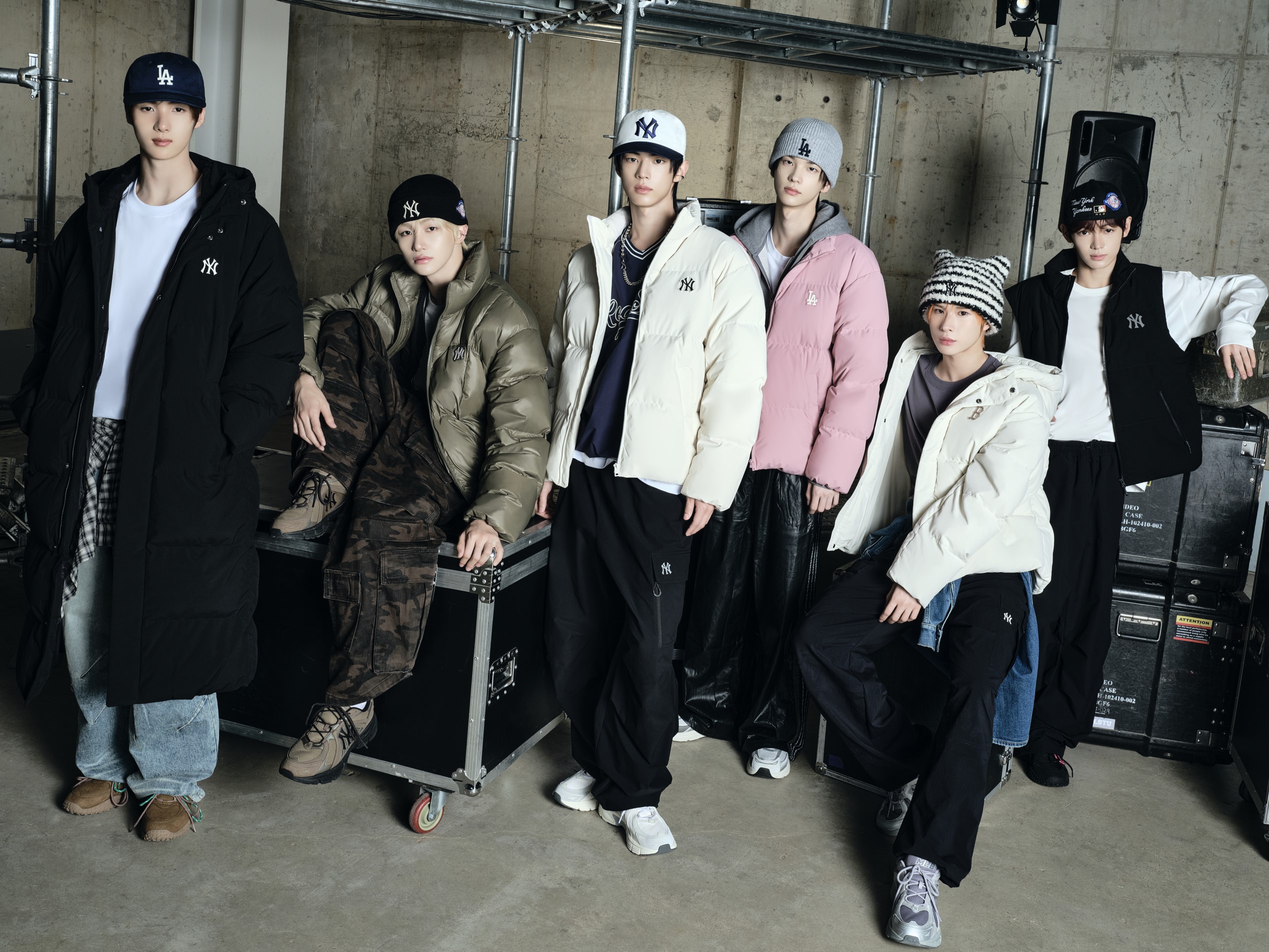 MLB, 새로운 앰버서더 TWS와 25 FW 겨울 ‘MLB 커브패딩 시리즈’ 화보 공개 27-Image